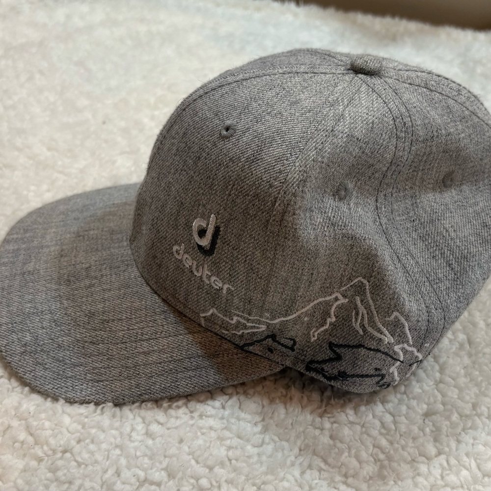 Deuter Gray Cap with Mountain Design